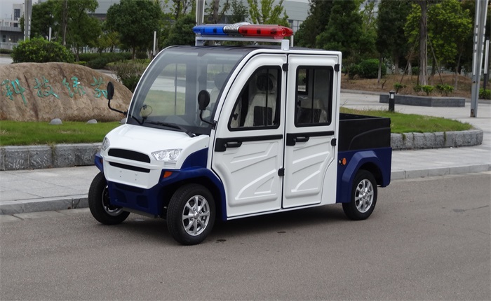 四座帶斗皮卡電動(dòng)巡邏車(chē)
